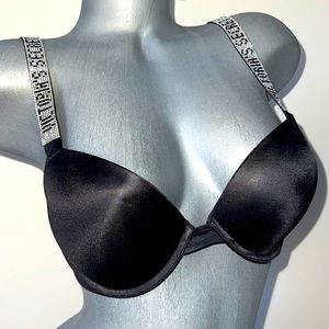 Victoria’s Secret woman’s push-up bra size 32D